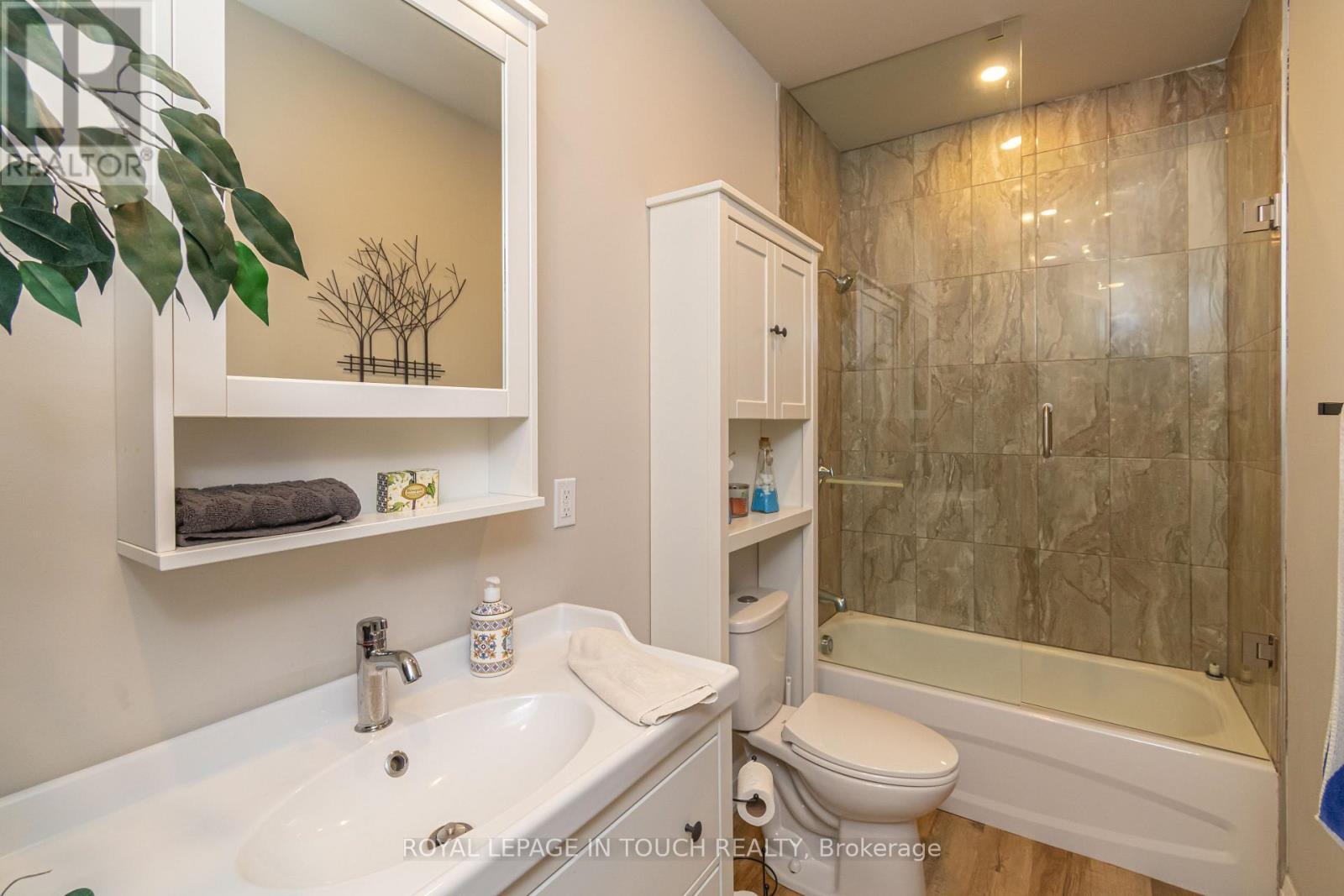 












1 SPRUCE STREET

,
Tiny,




Ontario
L0L1P0

