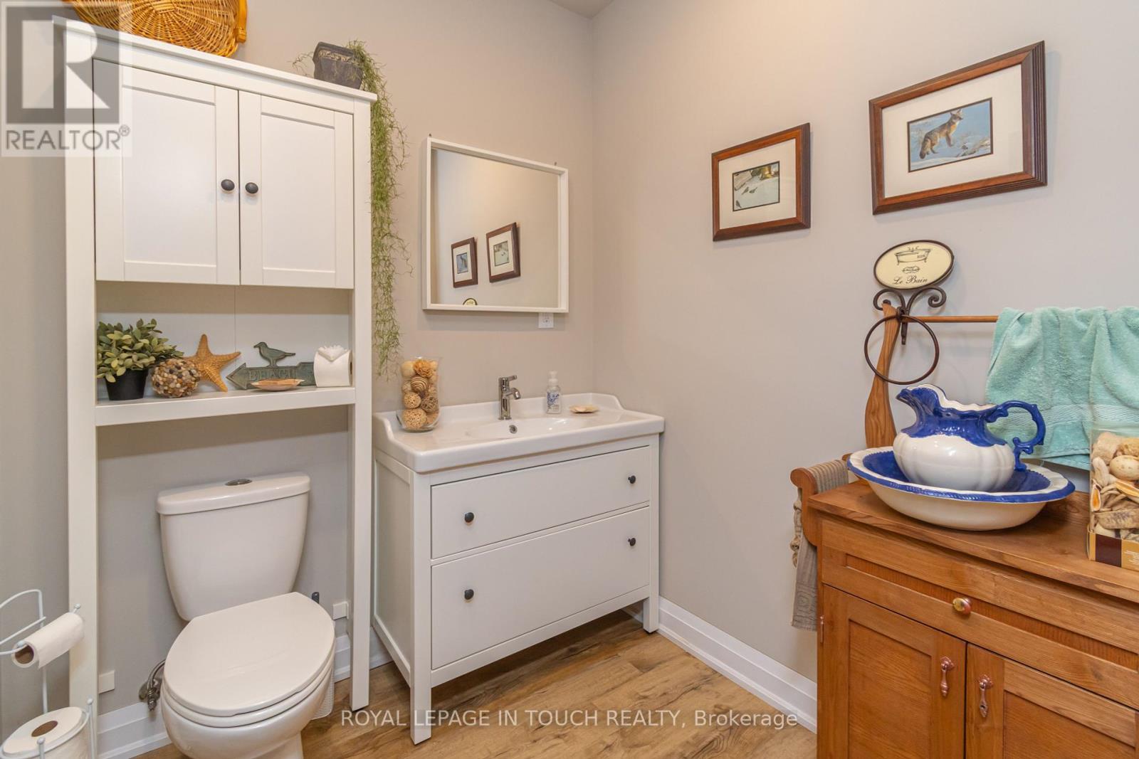 












1 SPRUCE STREET

,
Tiny,




Ontario
L0L1P0

