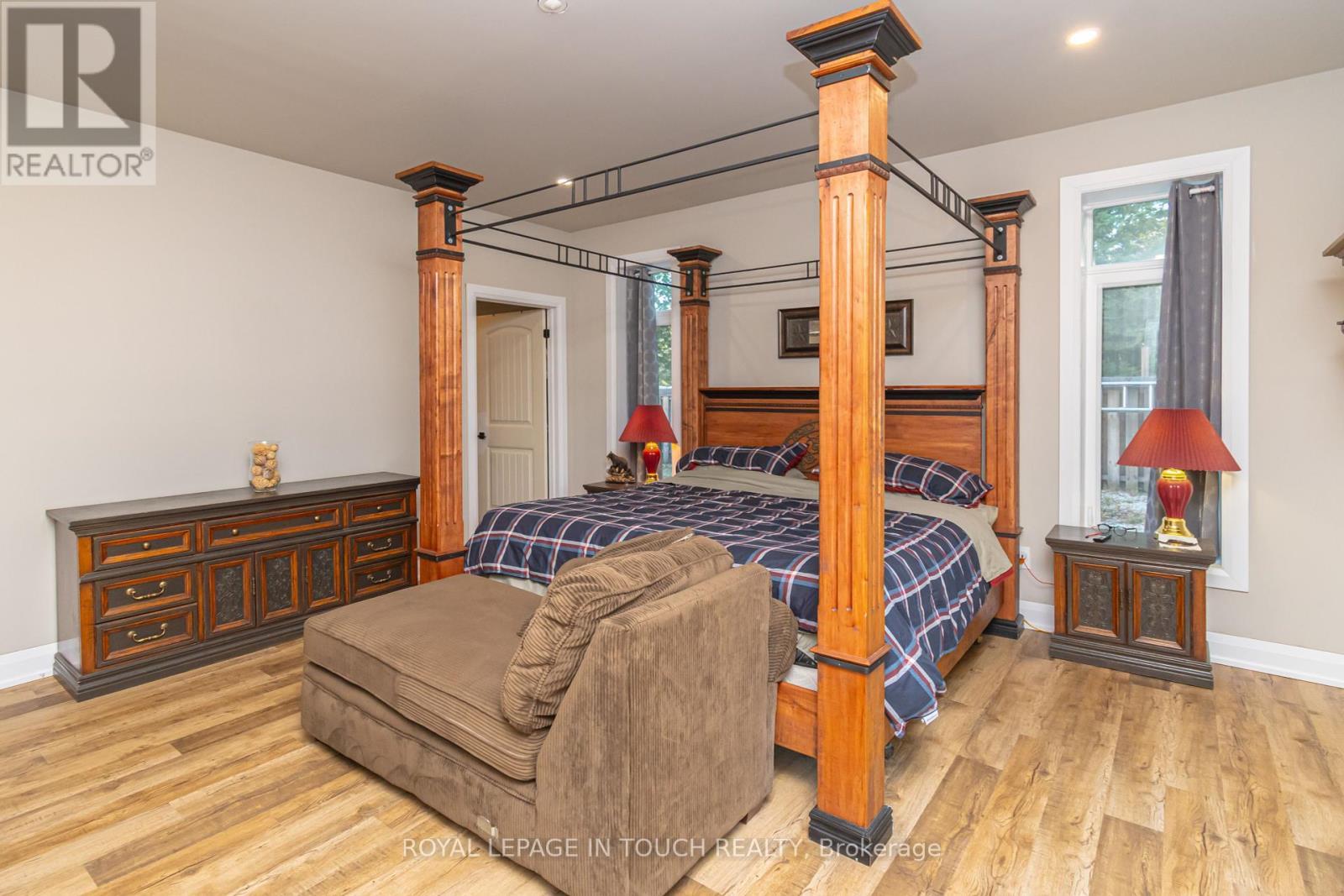 












1 SPRUCE STREET

,
Tiny,




Ontario
L0L1P0

