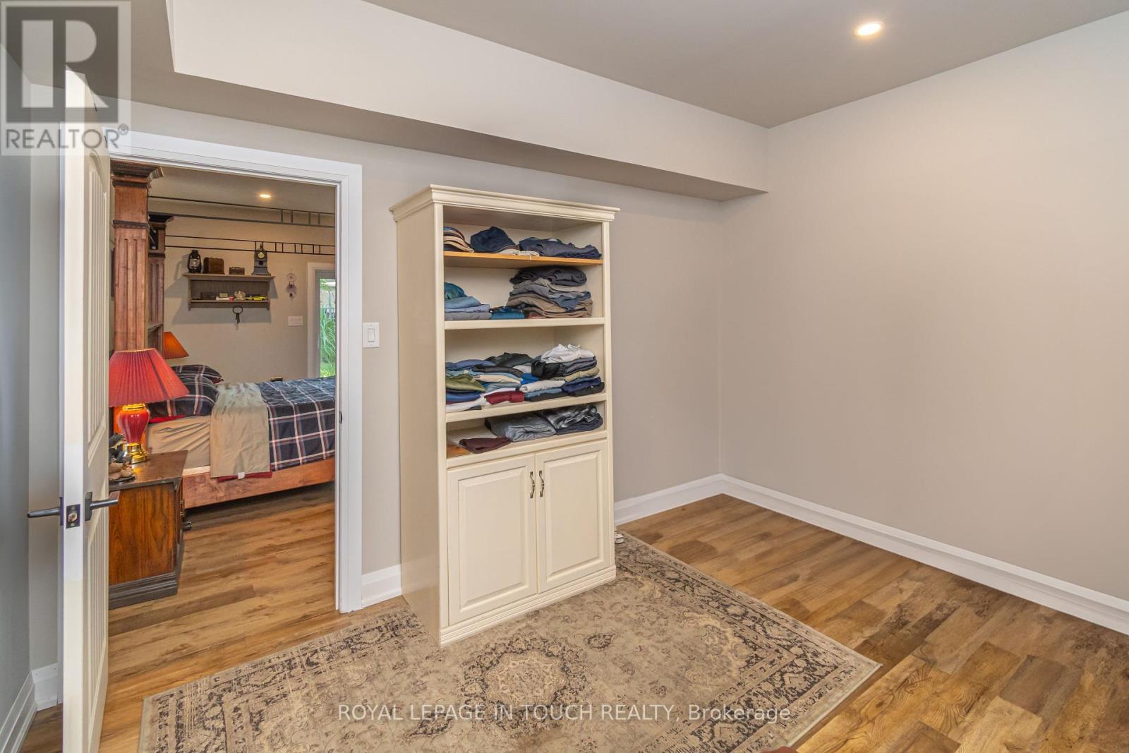 












1 SPRUCE STREET

,
Tiny,




Ontario
L0L1P0

