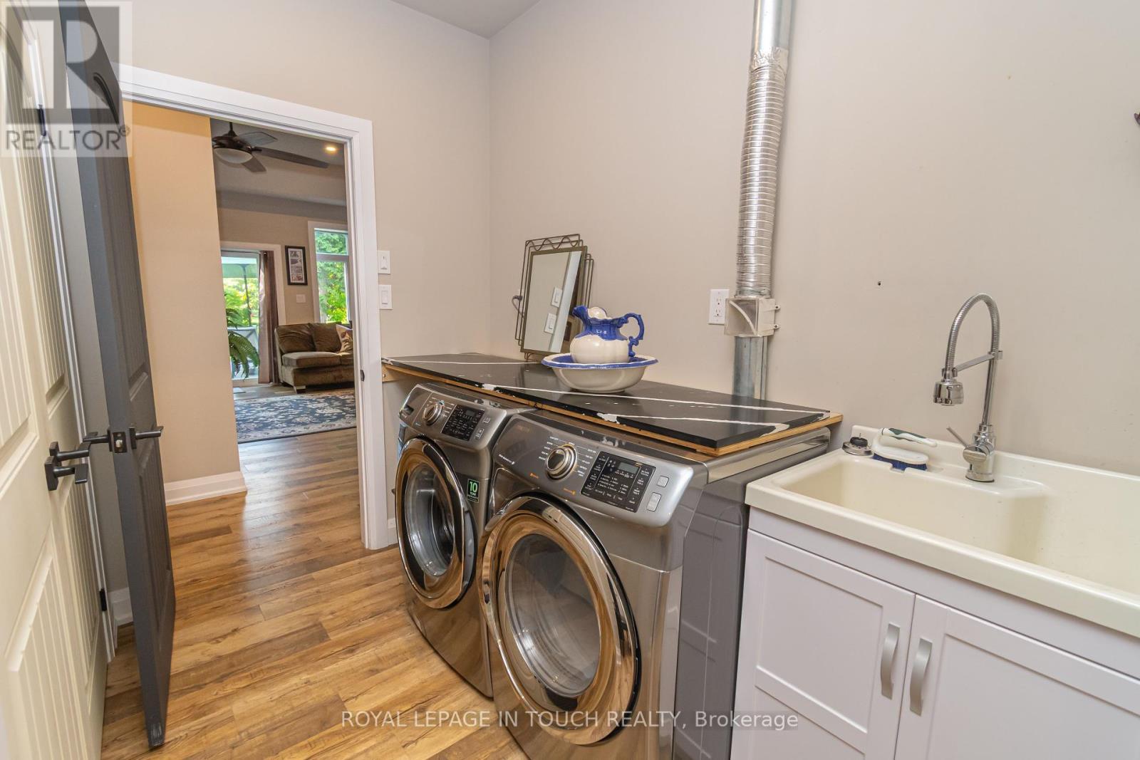 












1 SPRUCE STREET

,
Tiny,




Ontario
L0L1P0

