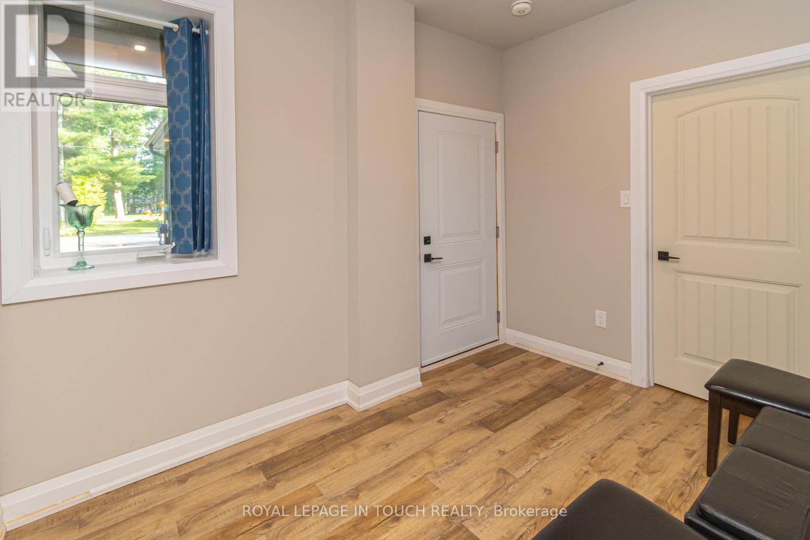 












1 SPRUCE STREET

,
Tiny,




Ontario
L0L1P0

