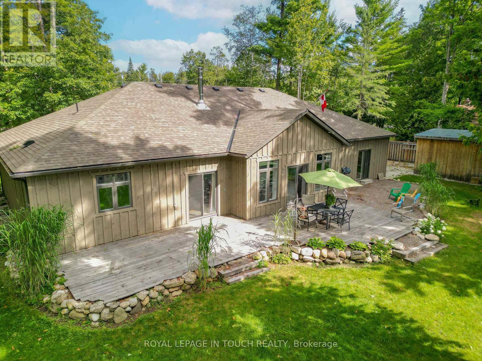 












1 SPRUCE STREET

,
Tiny,




Ontario
L0L1P0

