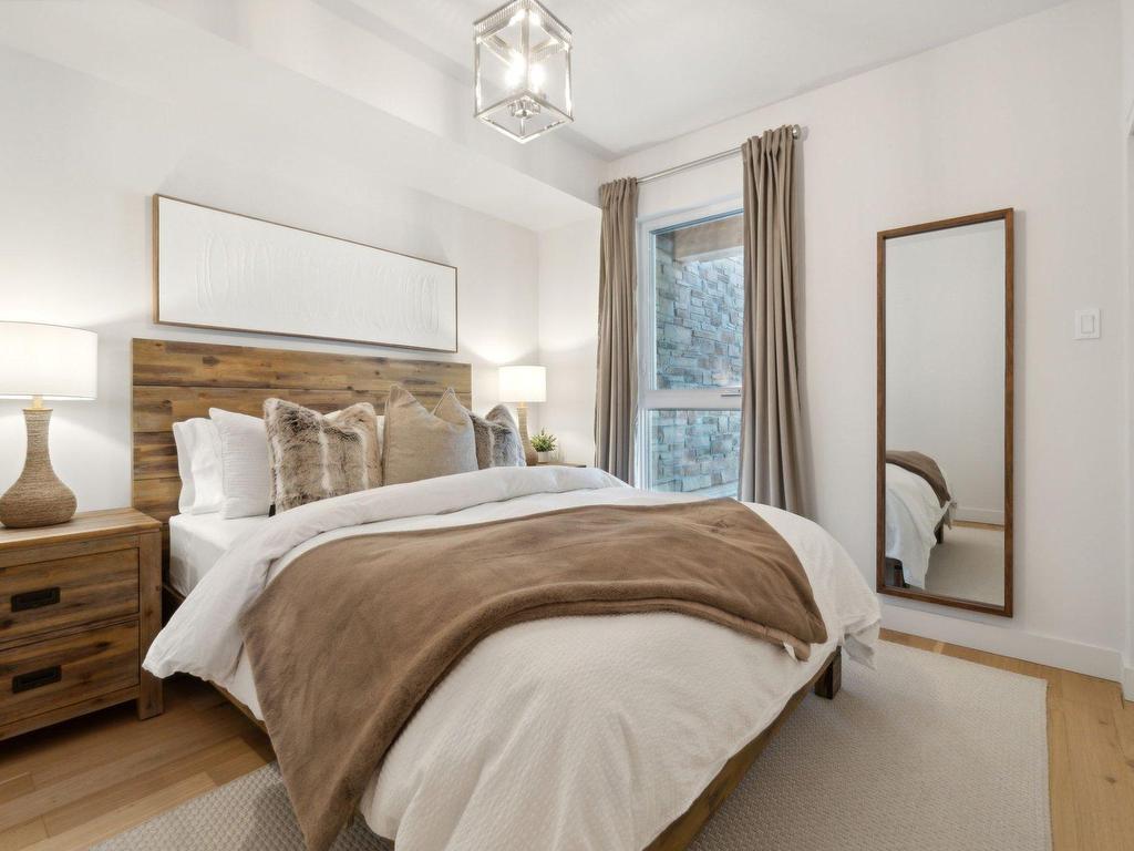 









121


Rue Cuttle

, 602,
Mont-Tremblant,




QC
J8E1B9

