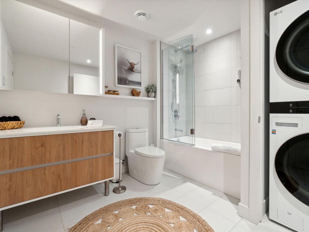 









121


Rue Cuttle

, 602,
Mont-Tremblant,




QC
J8E1B9

