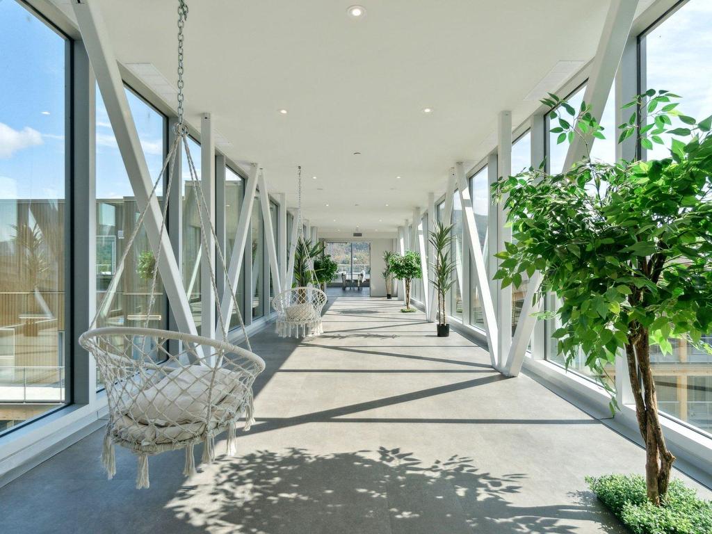 









121


Rue Cuttle

, 602,
Mont-Tremblant,




QC
J8E1B9

