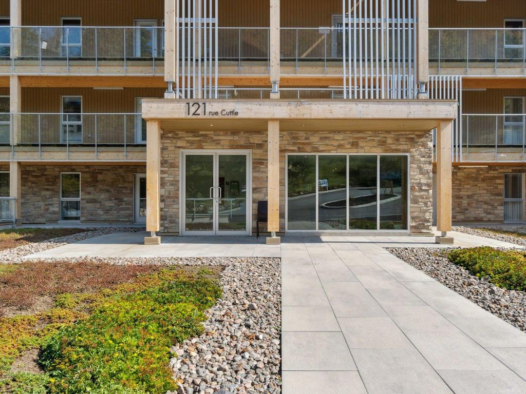 









121


Rue Cuttle

, 602,
Mont-Tremblant,




QC
J8E1B9

