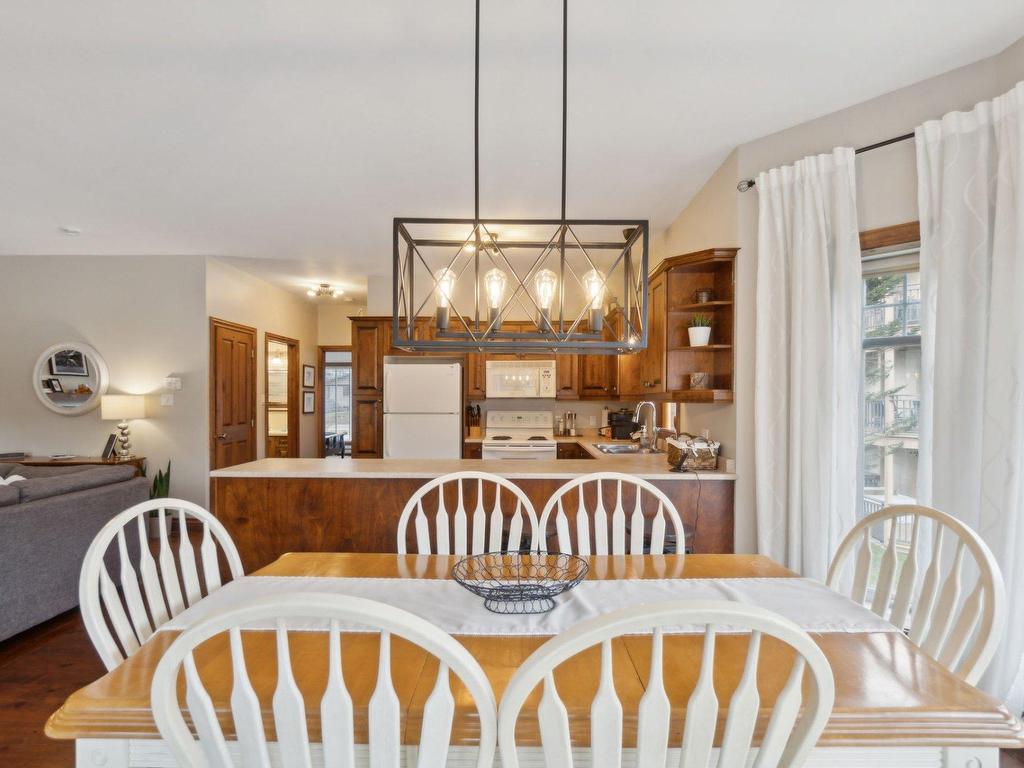 









103


Ch. de l'Érablière

, 3,
Mont-Tremblant,




QC
J8E1H5

