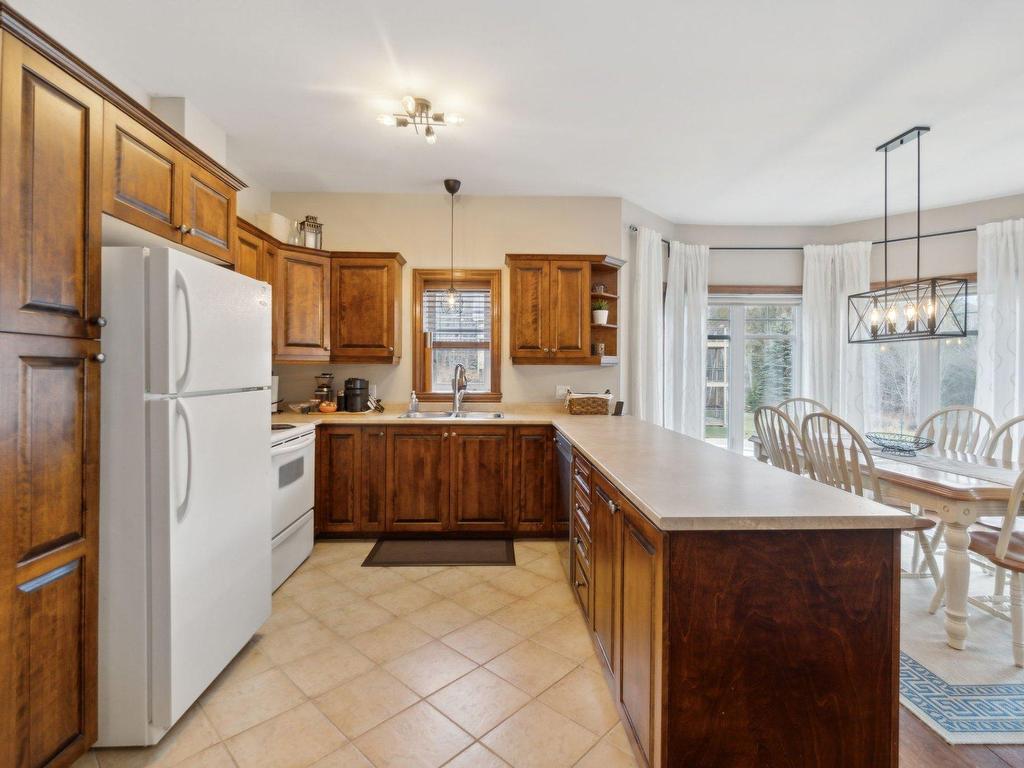 









103


Ch. de l'Érablière

, 3,
Mont-Tremblant,




QC
J8E1H5

