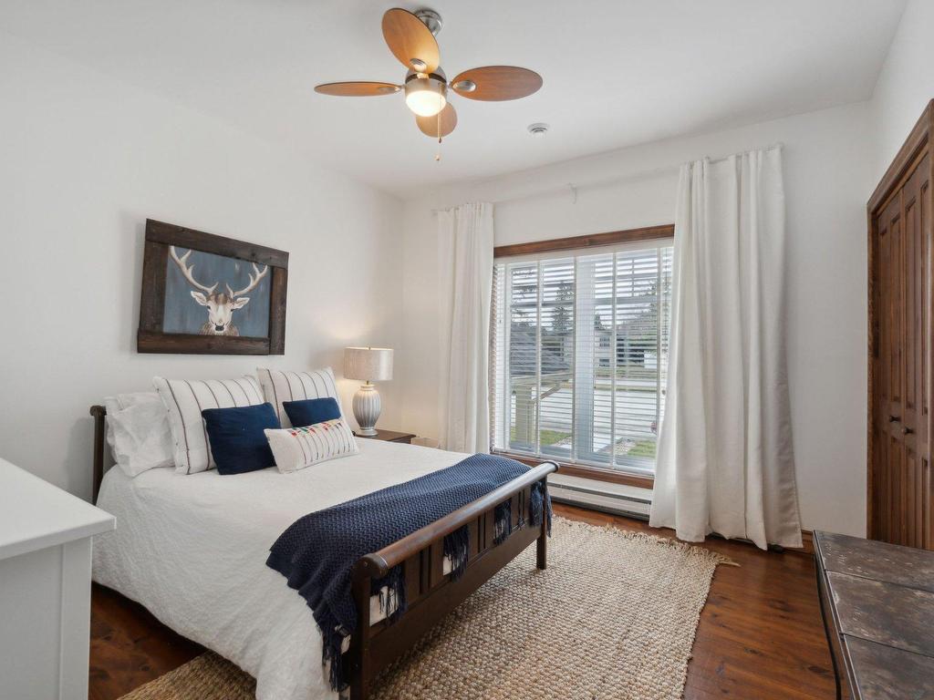 









103


Ch. de l'Érablière

, 3,
Mont-Tremblant,




QC
J8E1H5

