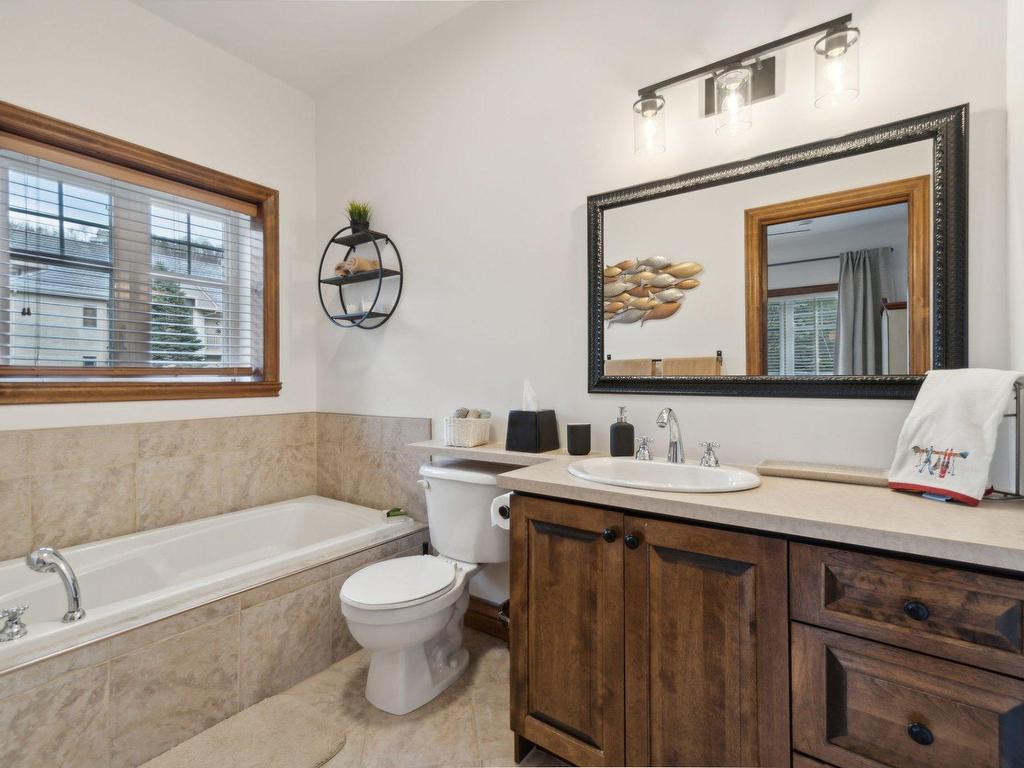 









103


Ch. de l'Érablière

, 3,
Mont-Tremblant,




QC
J8E1H5

