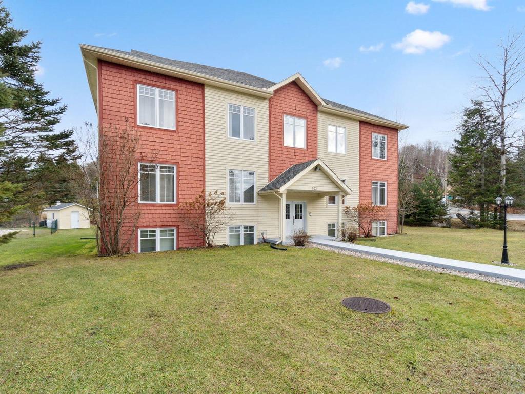 









103


Ch. de l'Érablière

, 3,
Mont-Tremblant,




QC
J8E1H5

