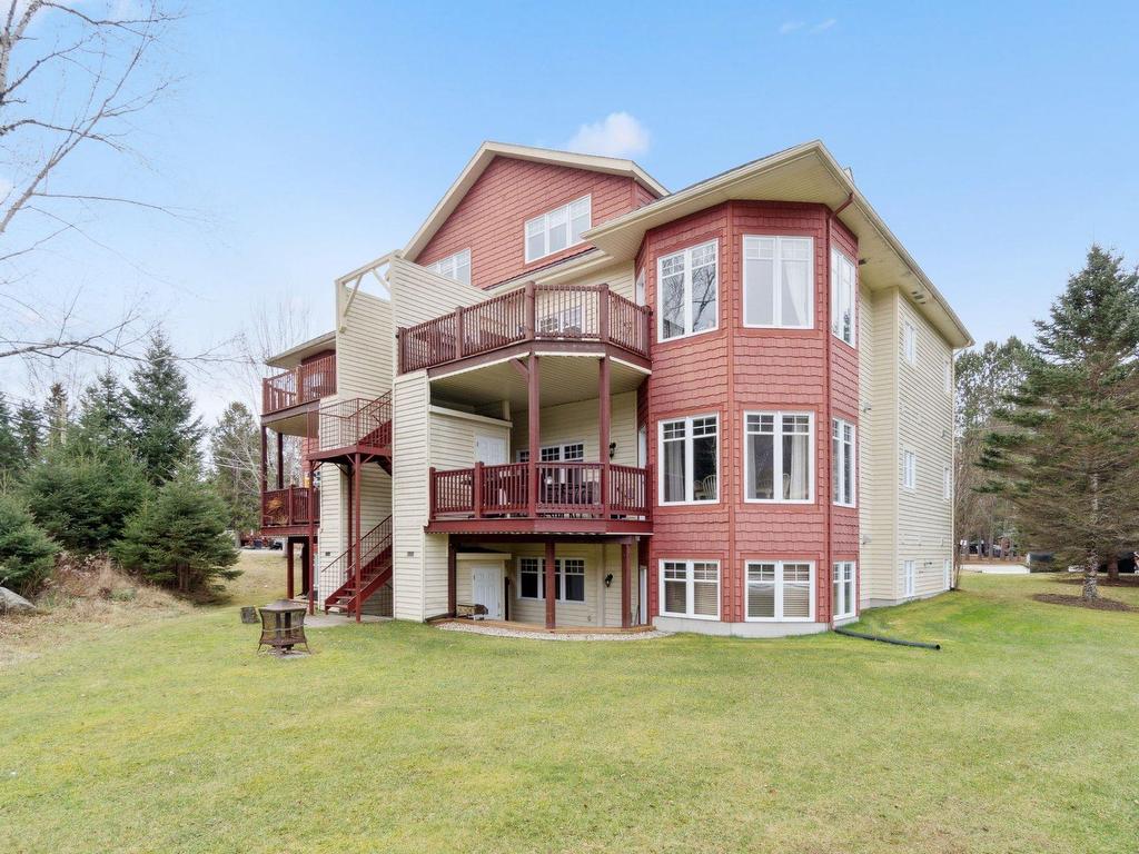 









103


Ch. de l'Érablière

, 3,
Mont-Tremblant,




QC
J8E1H5

