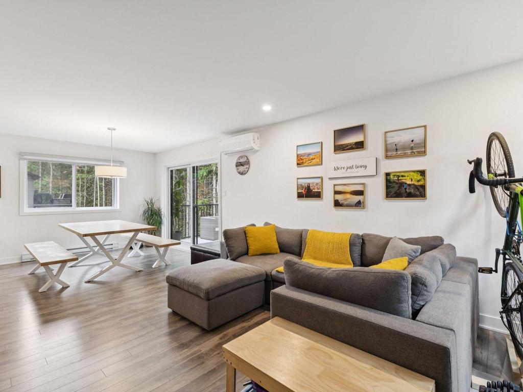 









526


Rue Charlie-Forbell

,
Mont-Tremblant,




QC
J8E0N6

