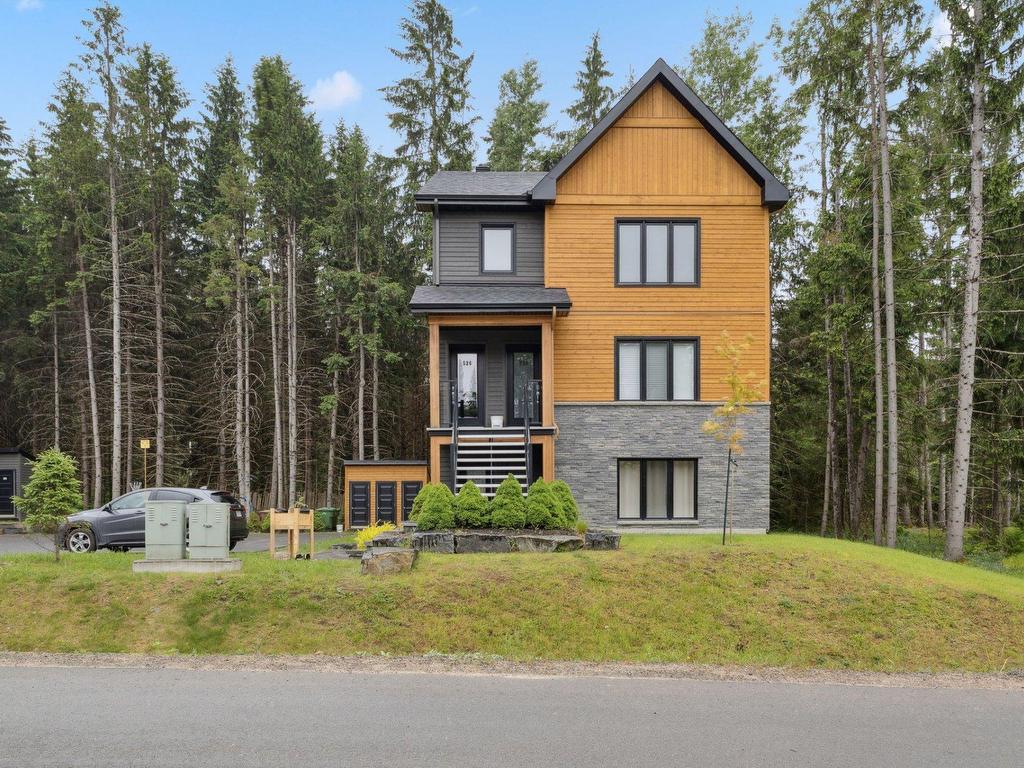 









526


Rue Charlie-Forbell

,
Mont-Tremblant,




QC
J8E0N6

