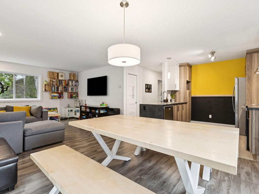 









526


Rue Charlie-Forbell

,
Mont-Tremblant,




QC
J8E0N6

