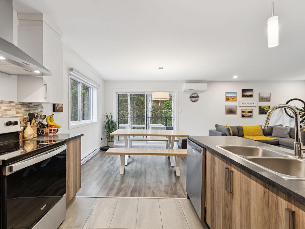 









526


Rue Charlie-Forbell

,
Mont-Tremblant,




QC
J8E0N6

