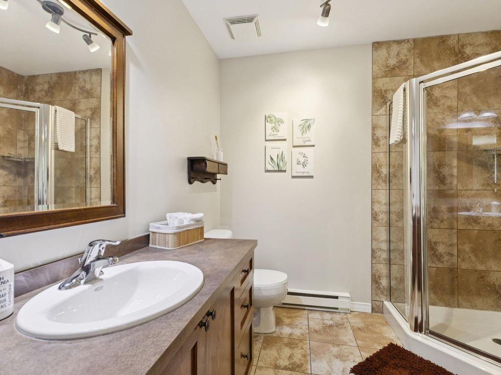 









1812


Ch. du Golf

,
Mont-Tremblant,




QC
J8E2K6


