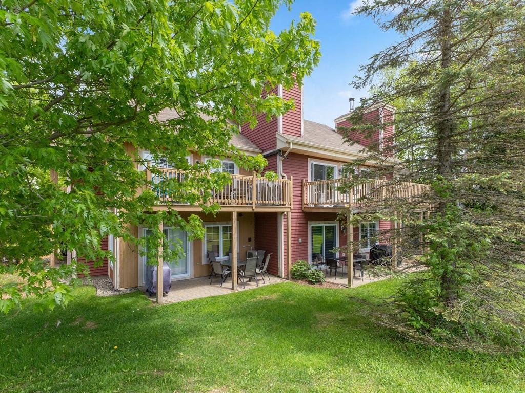 









1812


Ch. du Golf

,
Mont-Tremblant,




QC
J8E2K6

