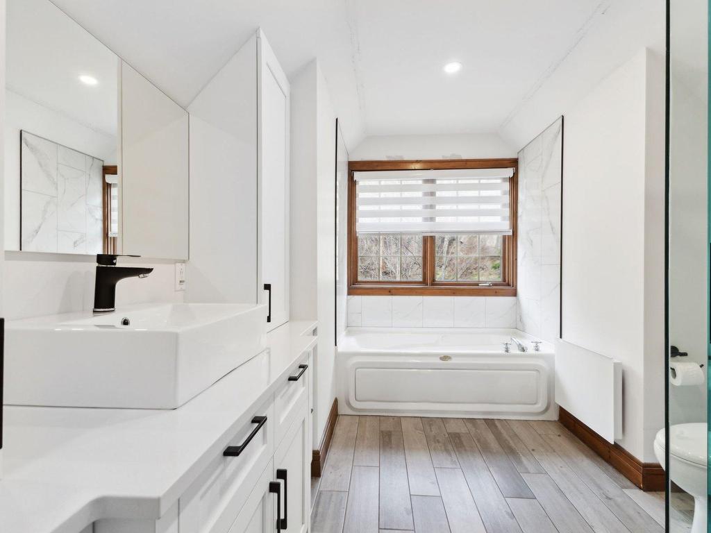 









134


Ch. de la Forêt

, 9,
Mont-Tremblant,




QC
J8E3K8

