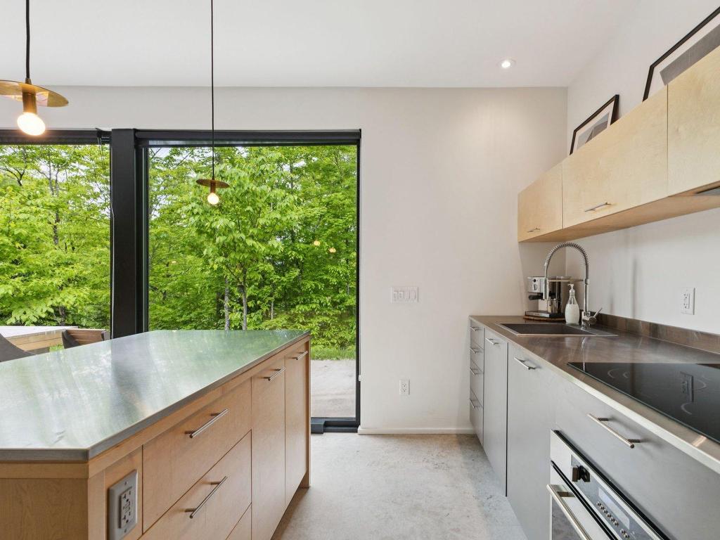 









93


Ch. de la Trinité

, 13,
Lac-Supérieur,




QC
J0T1P0

