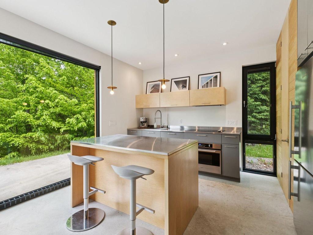 









93


Ch. de la Trinité

, 13,
Lac-Supérieur,




QC
J0T1P0

