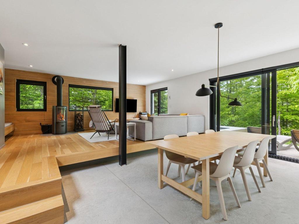 









93


Ch. de la Trinité

, 13,
Lac-Supérieur,




QC
J0T1P0

