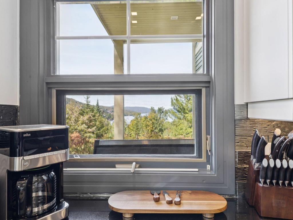 









235


Ch. des Quatre-Sommets

, 5,
Mont-Tremblant,




QC
J8E1C6

