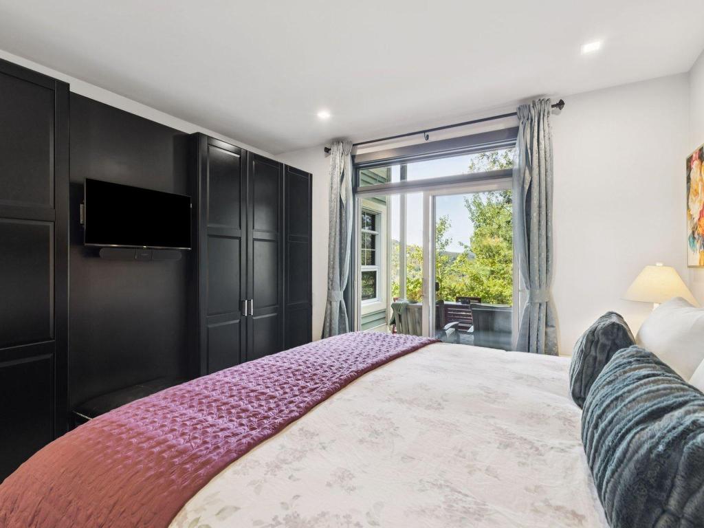 









235


Ch. des Quatre-Sommets

, 5,
Mont-Tremblant,




QC
J8E1C6

