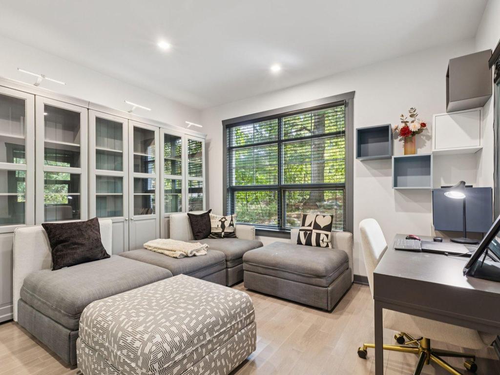 









235


Ch. des Quatre-Sommets

, 5,
Mont-Tremblant,




QC
J8E1C6

