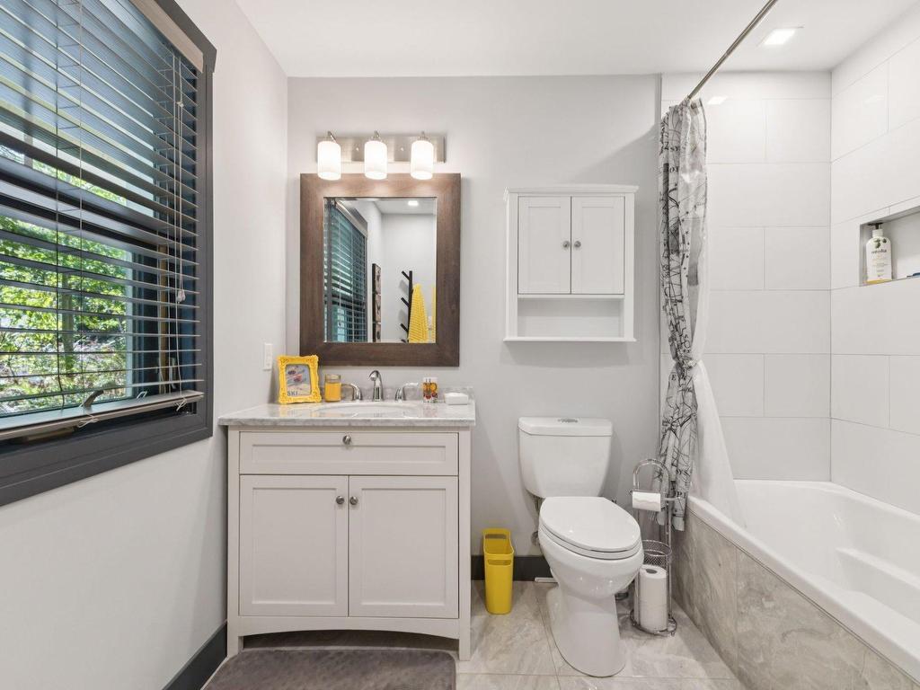 









235


Ch. des Quatre-Sommets

, 5,
Mont-Tremblant,




QC
J8E1C6

