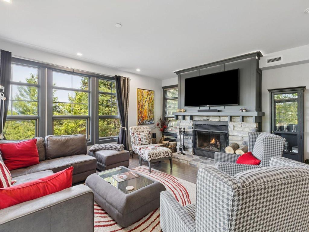 









235


Ch. des Quatre-Sommets

, 5,
Mont-Tremblant,




QC
J8E1C6

