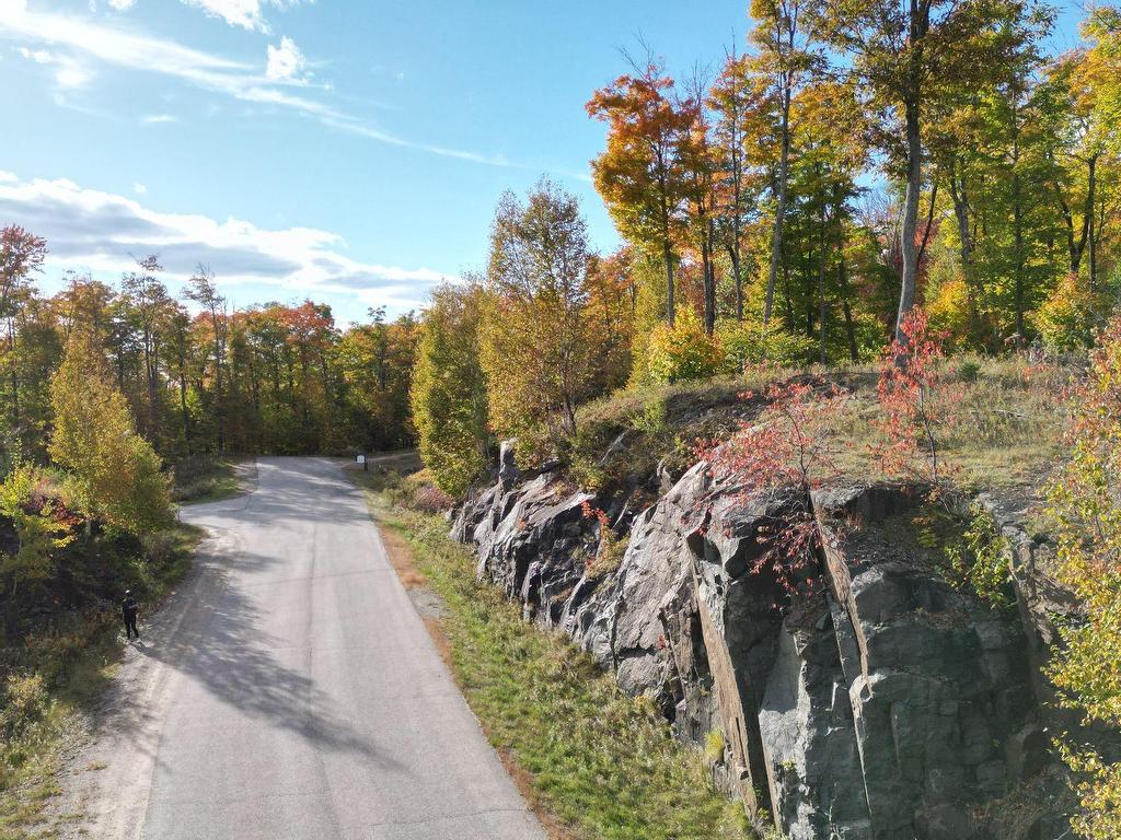 












Ch. des Entailles

,
Mont-Tremblant,







QC
J8E0C9

