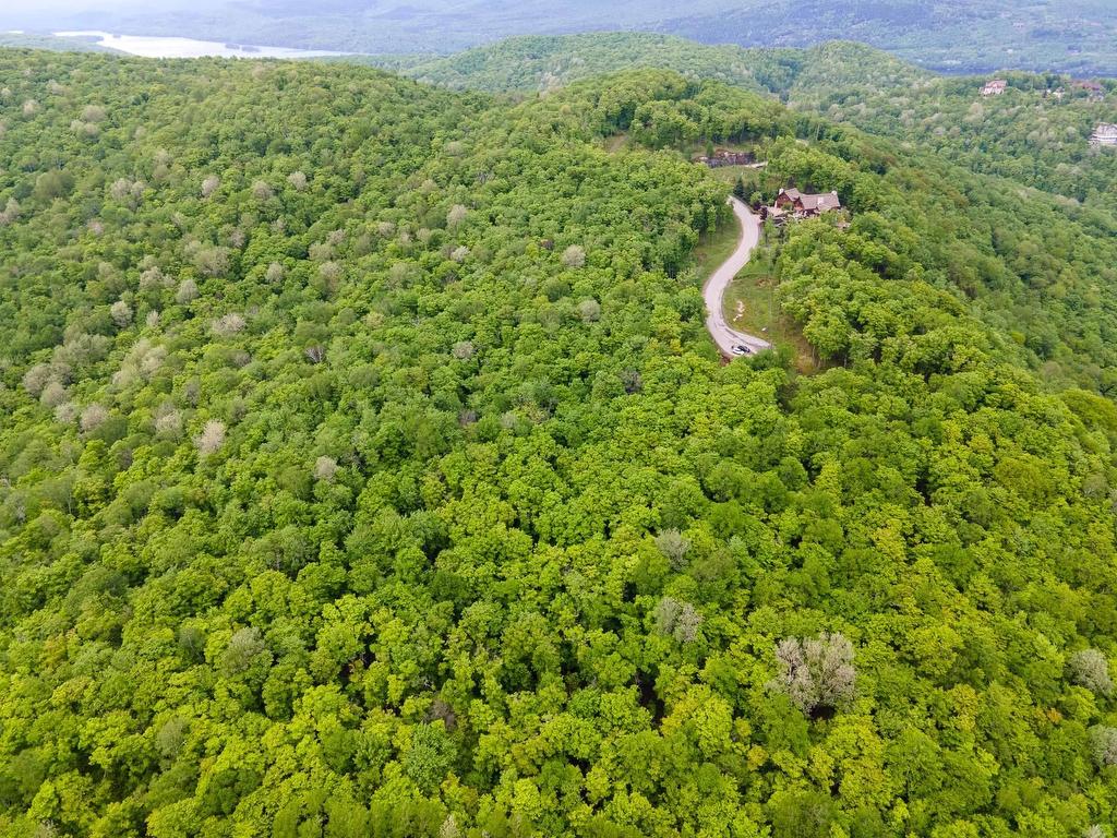









9


Ch. des Entailles

,
Mont-Tremblant,







QC
J8E1V1

