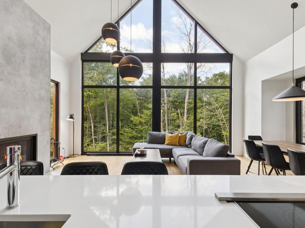 









304

 - 15


Imp. du Cardinal

,
Lac-Supérieur,




QC
J0T1P0

