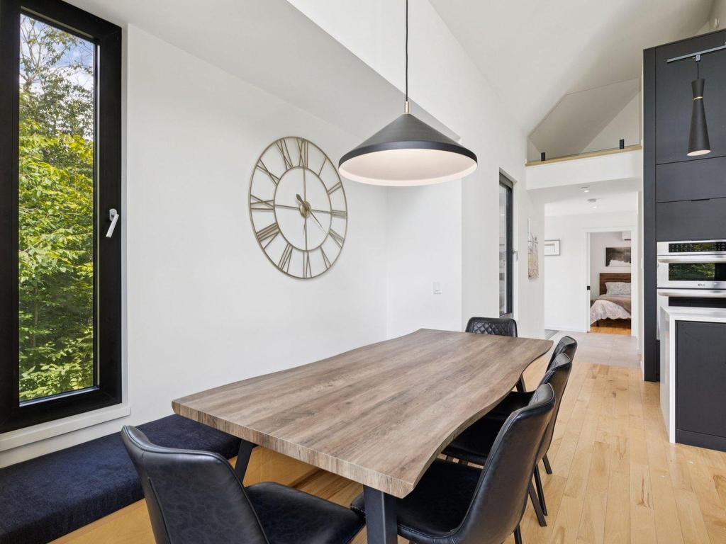 









304

 - 15


Imp. du Cardinal

,
Lac-Supérieur,




QC
J0T1P0

