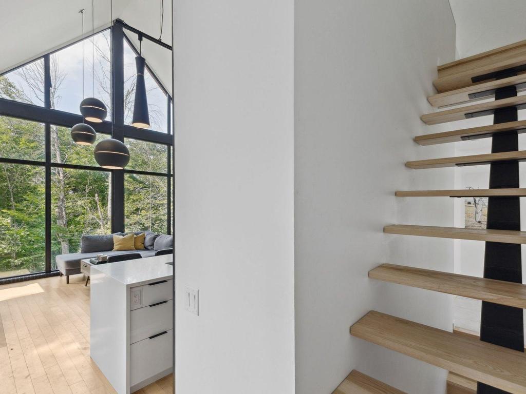 









304

 - 15


Imp. du Cardinal

,
Lac-Supérieur,




QC
J0T1P0

