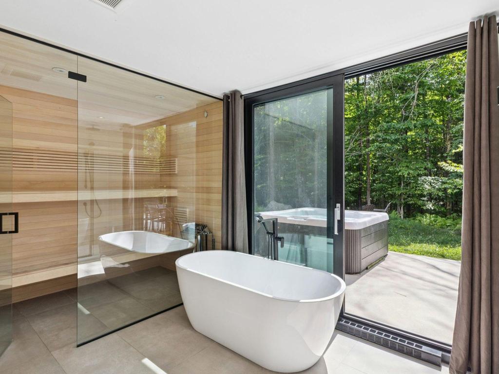 









304

 - 15


Imp. du Cardinal

,
Lac-Supérieur,




QC
J0T1P0

