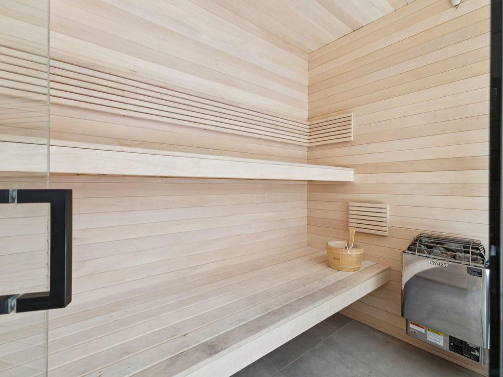 









304

 - 15


Imp. du Cardinal

,
Lac-Supérieur,




QC
J0T1P0

