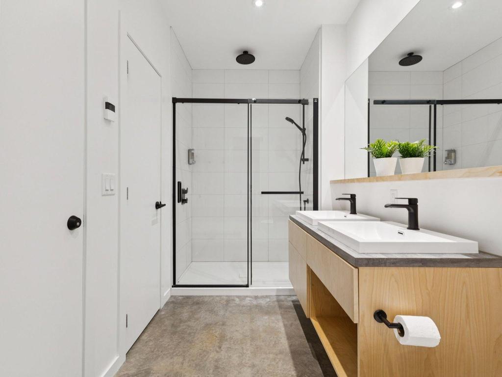 









304

 - 15


Imp. du Cardinal

,
Lac-Supérieur,




QC
J0T1P0

