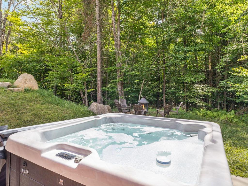 









304

 - 15


Imp. du Cardinal

,
Lac-Supérieur,




QC
J0T1P0

