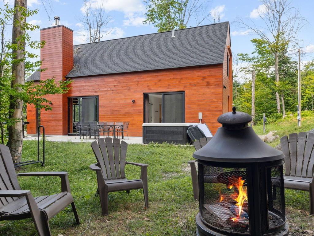 









304

 - 15


Imp. du Cardinal

,
Lac-Supérieur,




QC
J0T1P0

