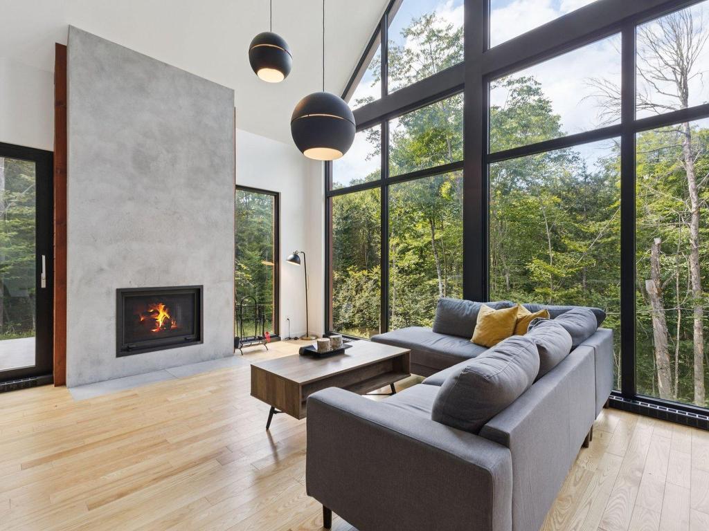 









304

 - 15


Imp. du Cardinal

,
Lac-Supérieur,




QC
J0T1P0

