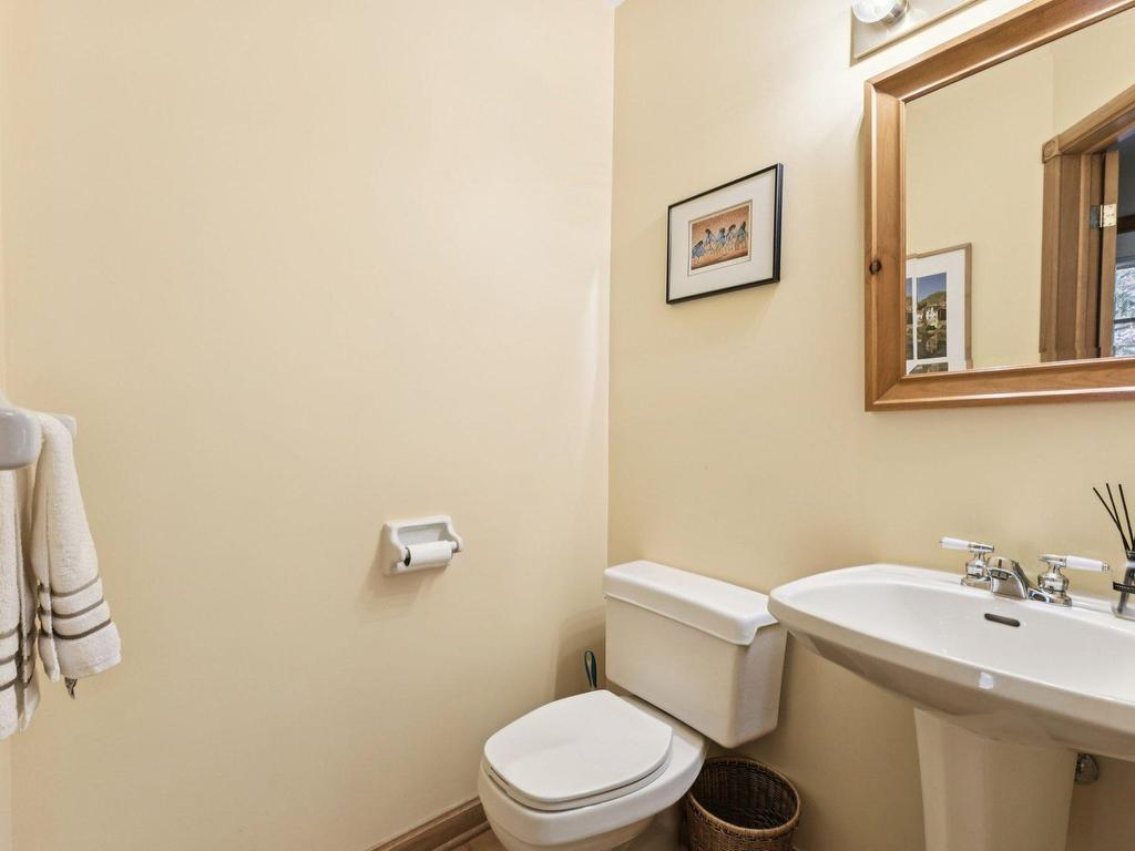 









168


Ch. de la Forêt

, 205,
Mont-Tremblant,




QC
J8E3K8

