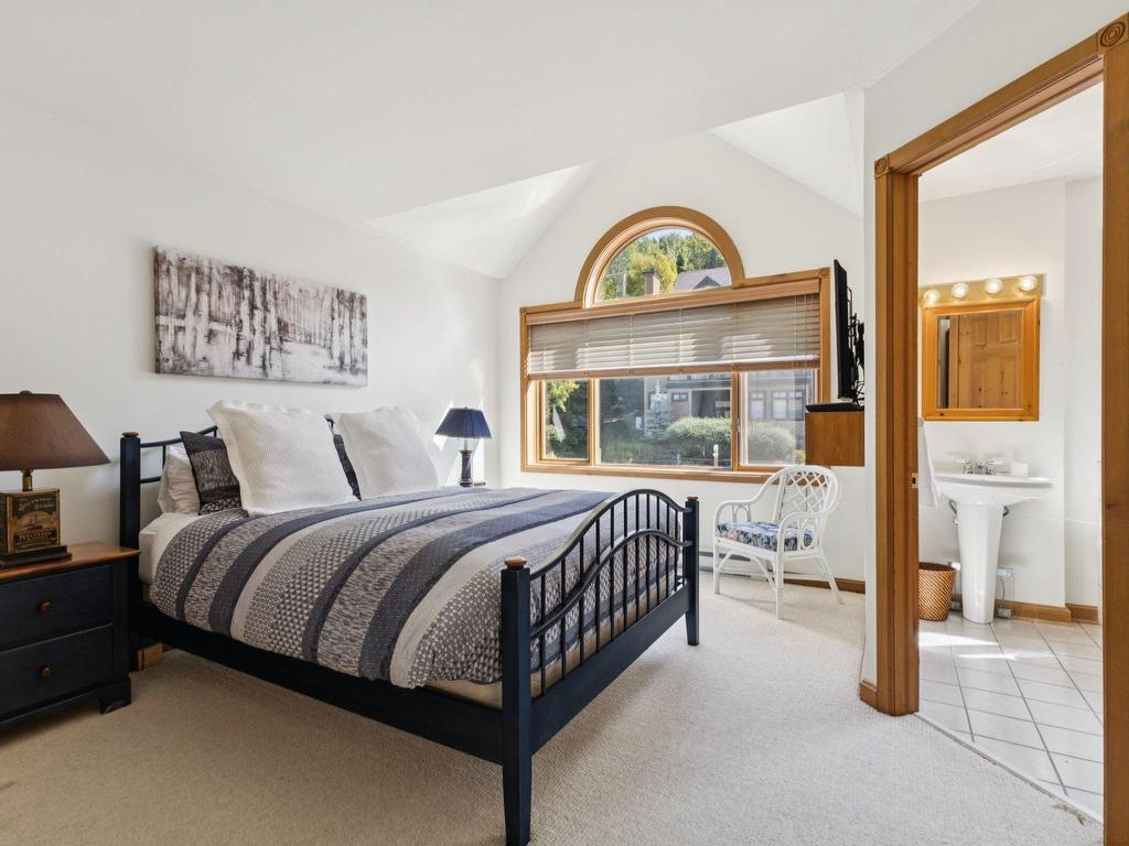 









168


Ch. de la Forêt

, 205,
Mont-Tremblant,




QC
J8E3K8

