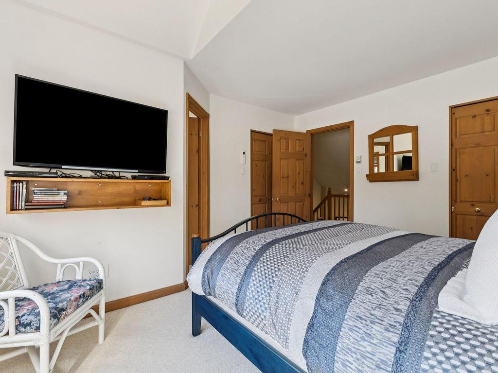 









168


Ch. de la Forêt

, 205,
Mont-Tremblant,




QC
J8E3K8

