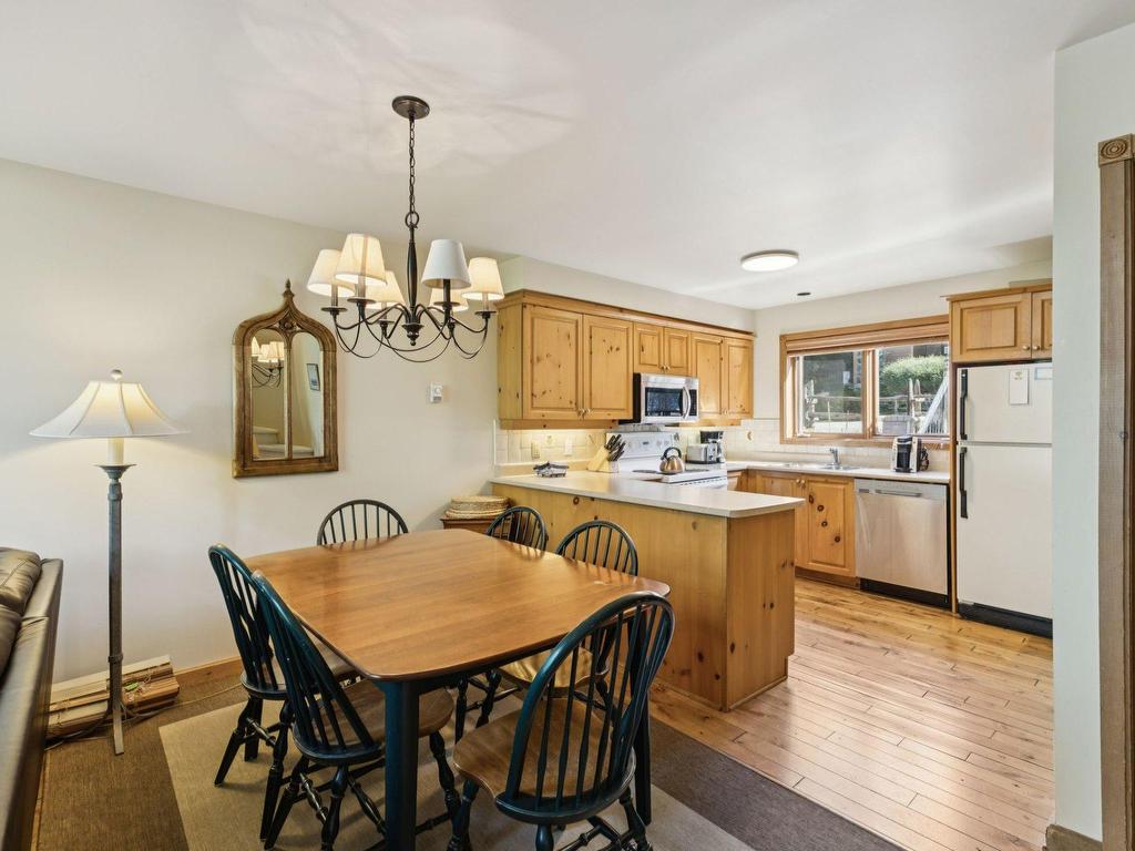 









168


Ch. de la Forêt

, 205,
Mont-Tremblant,




QC
J8E3K8

