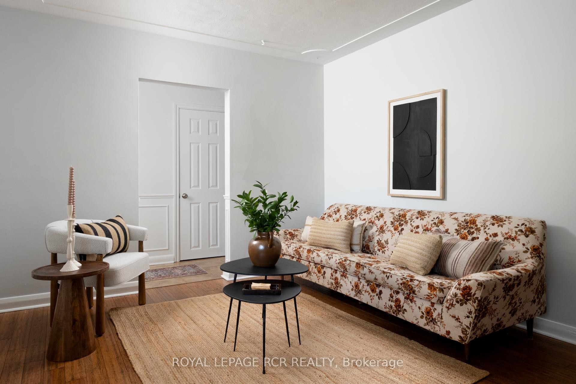 









85


Ellis

Crescent South,
Waterloo,




ON
N2J 2B8

