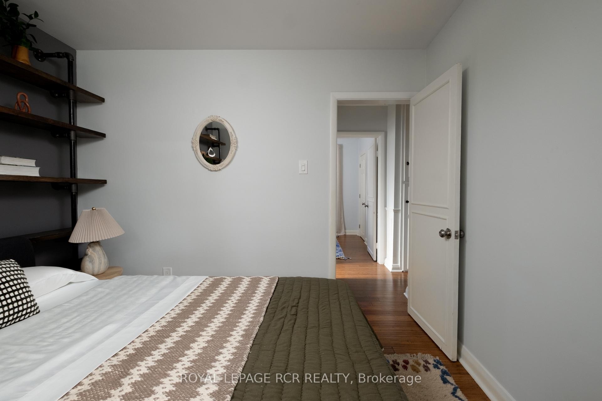 









85


Ellis

Crescent South,
Waterloo,




ON
N2J 2B8

