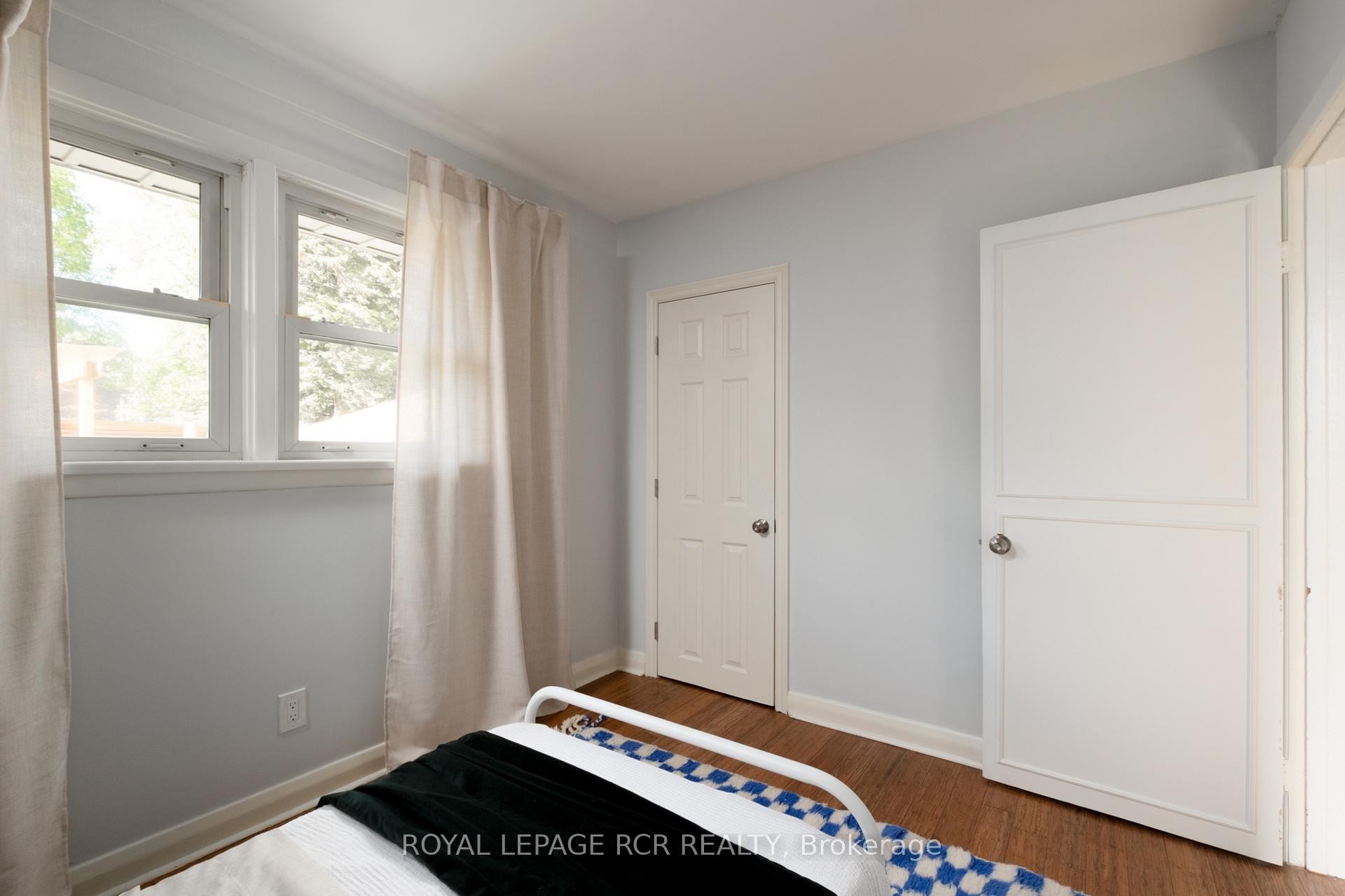 









85


Ellis

Crescent South,
Waterloo,




ON
N2J 2B8

